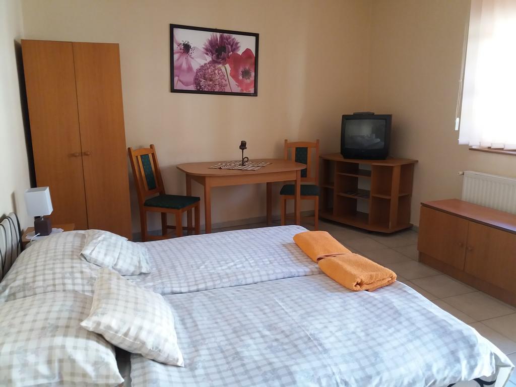 Rakoczi Panzio Hotel Debrecen Ngoại thất bức ảnh
